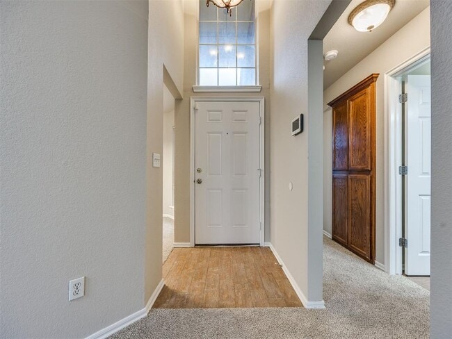 Building Photo - 1605 SW 33RD St