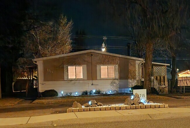 Building Photo - 1715 17th Ave S