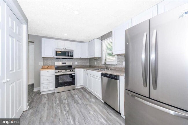 Building Photo - 12284 Bandera Ln