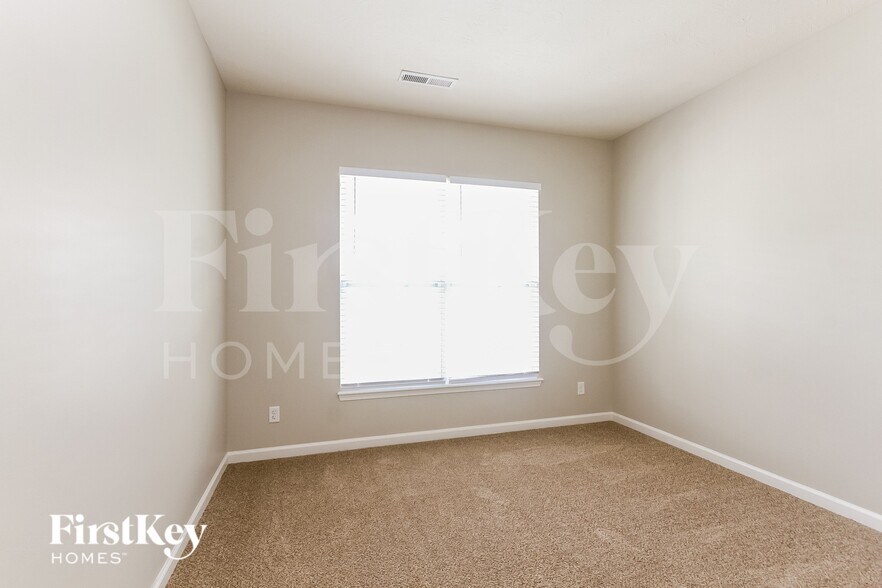 Building Photo - 8116 Borland Dr