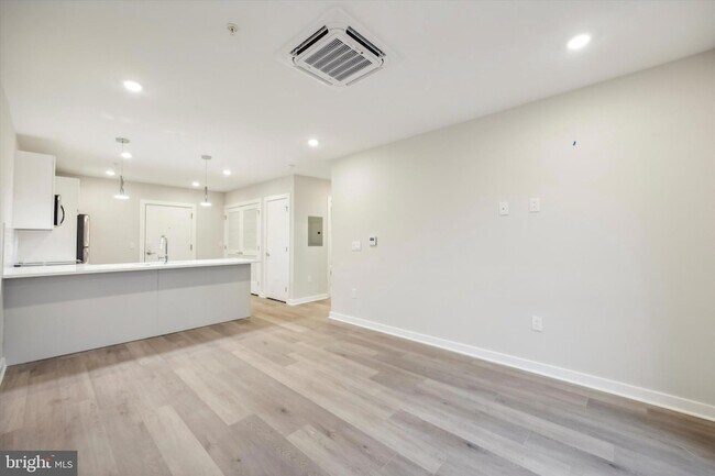 Building Photo - 3449 Scotts Ln