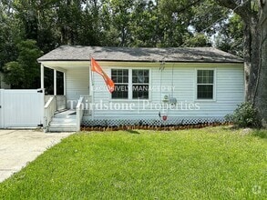 Building Photo - 2748 Gilmore St