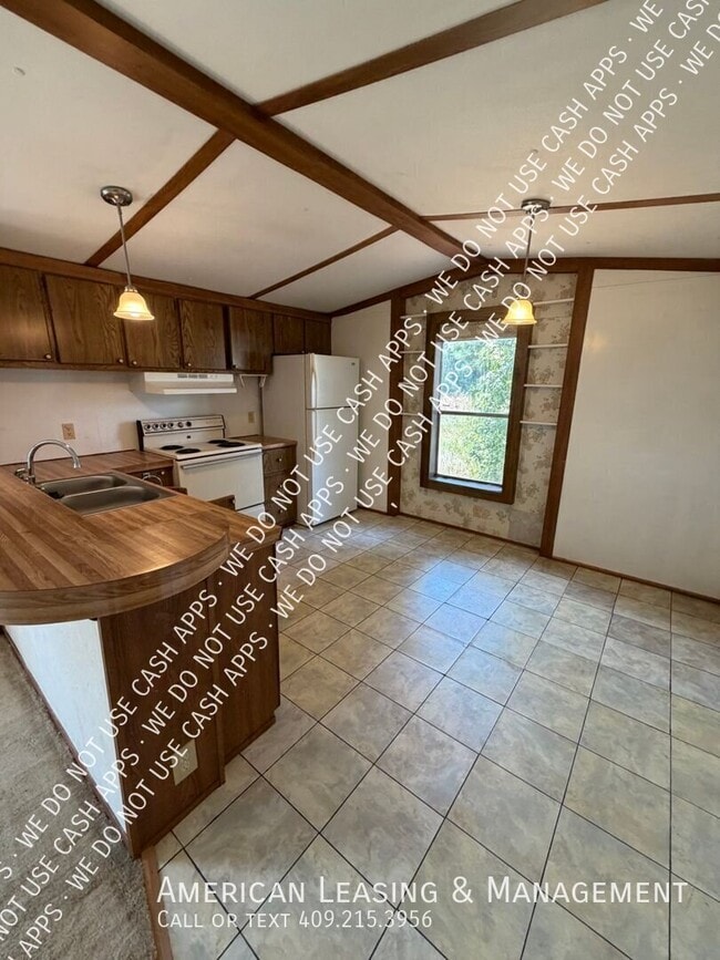 Building Photo - 2307 N John Redditt Dr