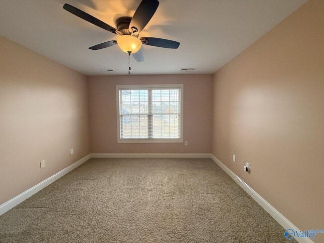 Building Photo - 118 Crystal Lake Dr