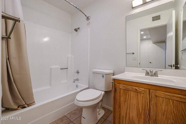 Building Photo - 8940 W Olive Ave