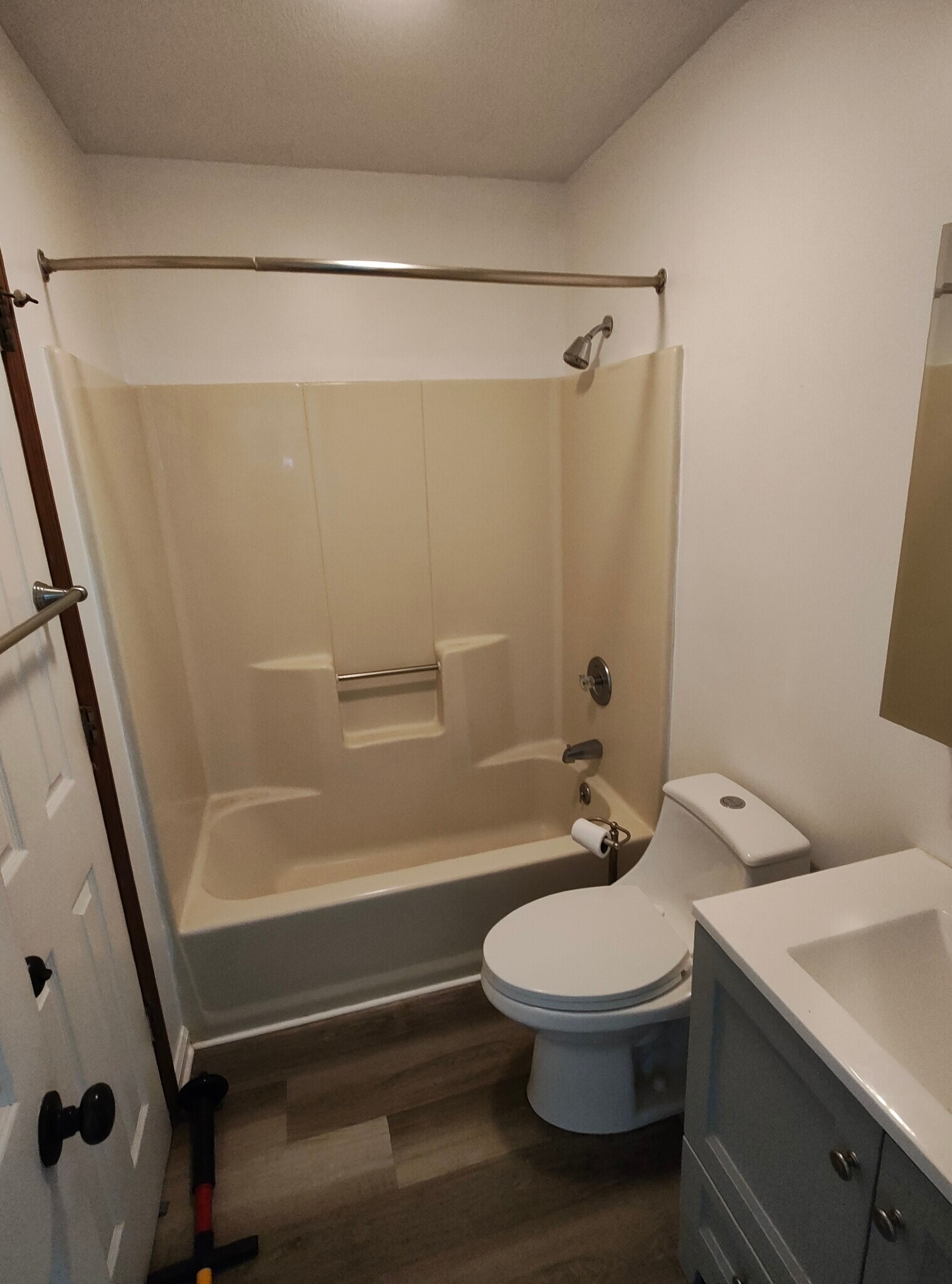 Building Photo - 569 Mary Lou Ave