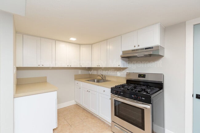 Building Photo - 5464 Gilbert Dr