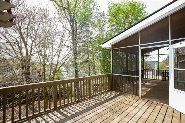 Building Photo - 435 Chandler Ct