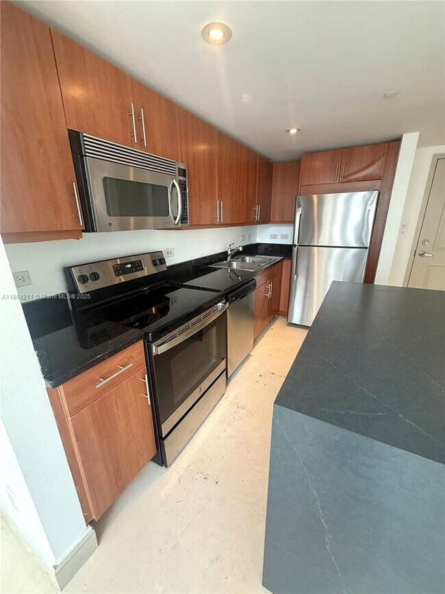 Building Photo - 111 E Flagler St