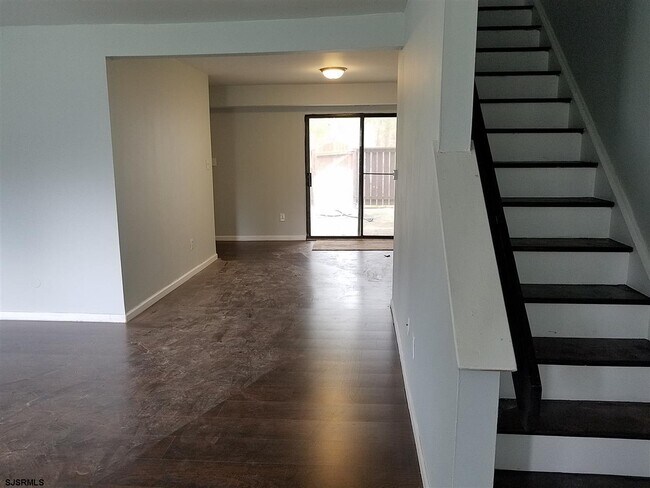 Building Photo - 2441 Bayberry Ct