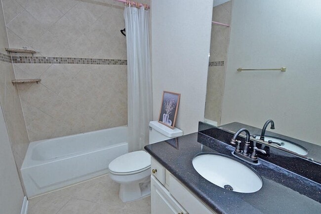Building Photo - 523 Crestridge Dr