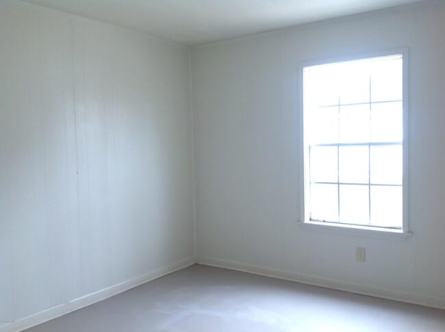 Building Photo - 706 Picard Rd