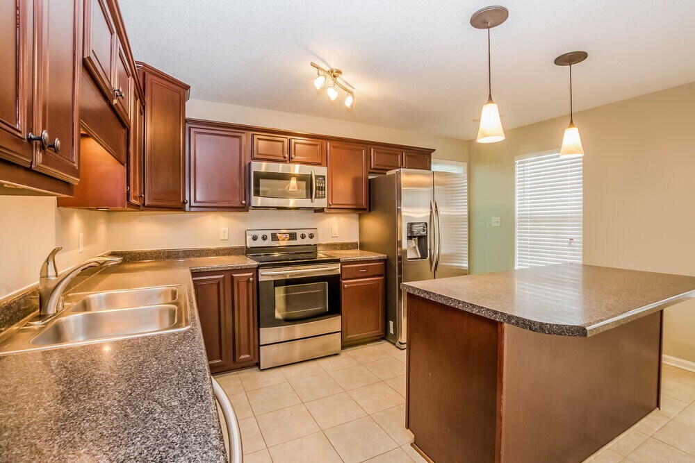 Building Photo - 11625 Leewood Dr