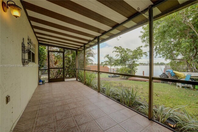 Building Photo - 2403 SW 58th Manor