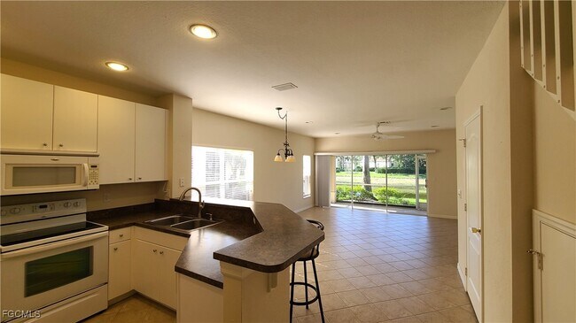 Building Photo - 1392 Weeping Willow Ct
