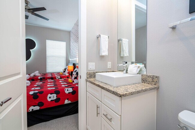 Building Photo - 7592 Sunny Dreams Ln