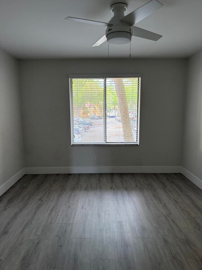 Building Photo - 1043 Coral Club Dr