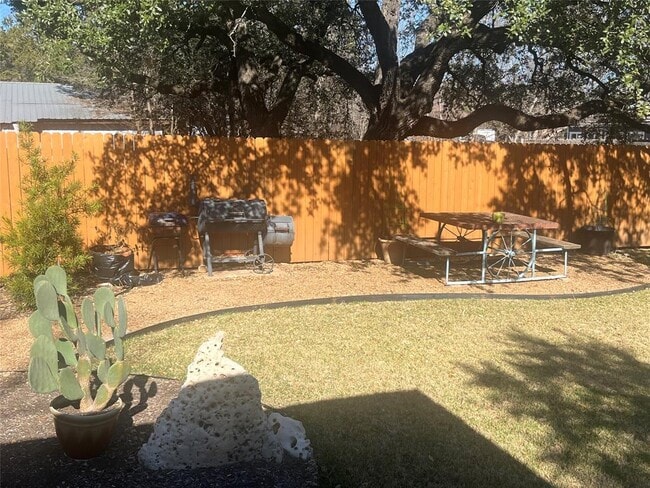 Building Photo - 2203 Yellow Bird Trail