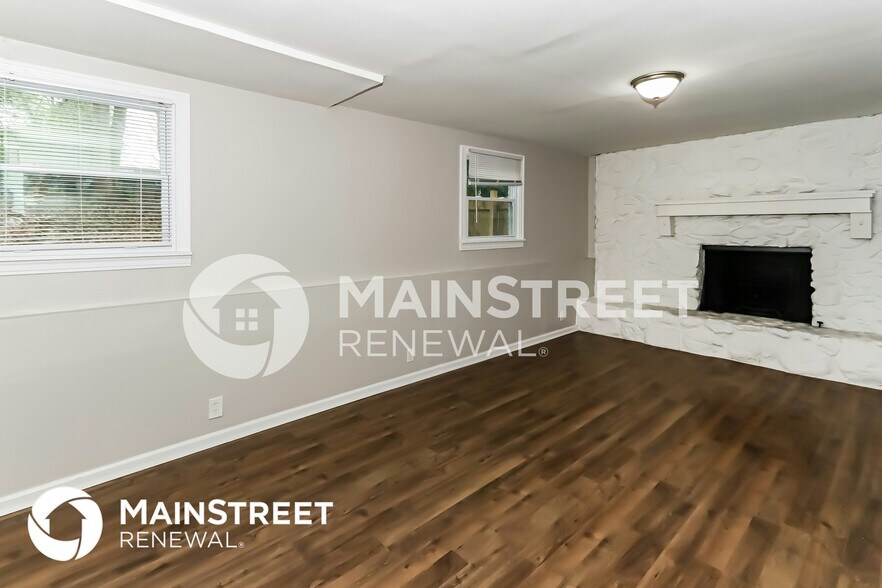 Building Photo - 6702 Londonderry Dr