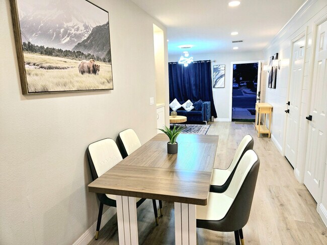 Building Photo - 451 E Lincoln Ave