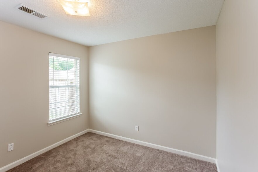 Building Photo - 8363 Cross Point Dr