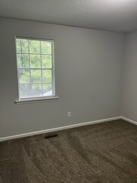 Building Photo - 109 Rainbow Ct