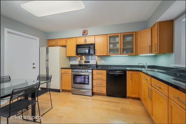 Building Photo - 1120 Courtland Dr