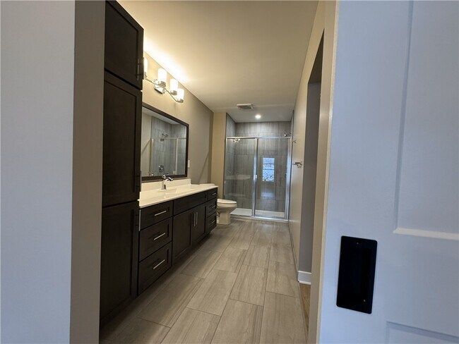 Building Photo - 593 Championship Dr