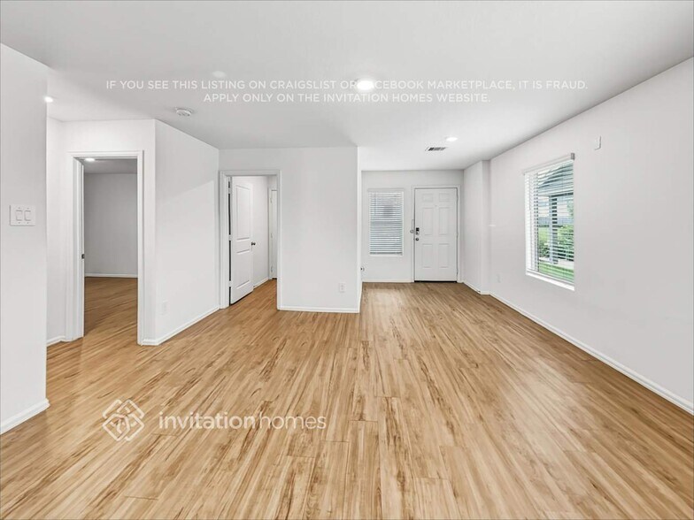 Building Photo - 18739 Mercer Fls Dr