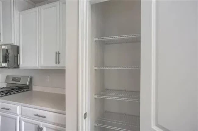 Building Photo - McConnell Trails 3 Bedroom, 2.5 Bathroom T...