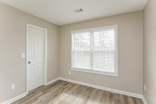 Building Photo - 2152 Glen Hope Ln