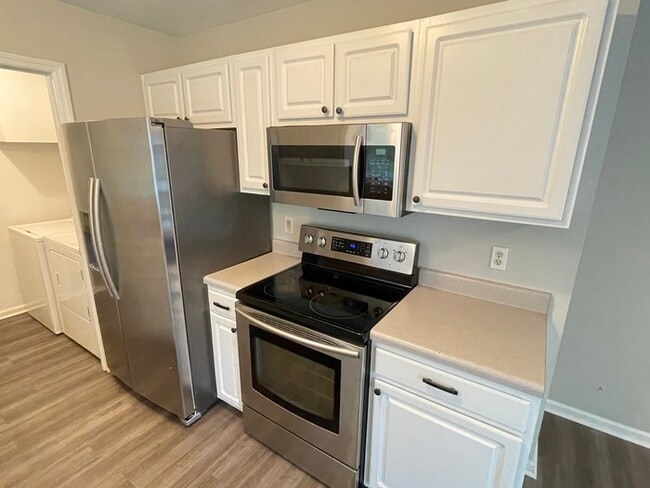 Building Photo - Goodlettsville area home with 1 car garage!