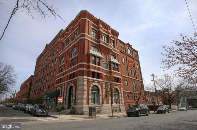 Building Photo - 825 N 29th St