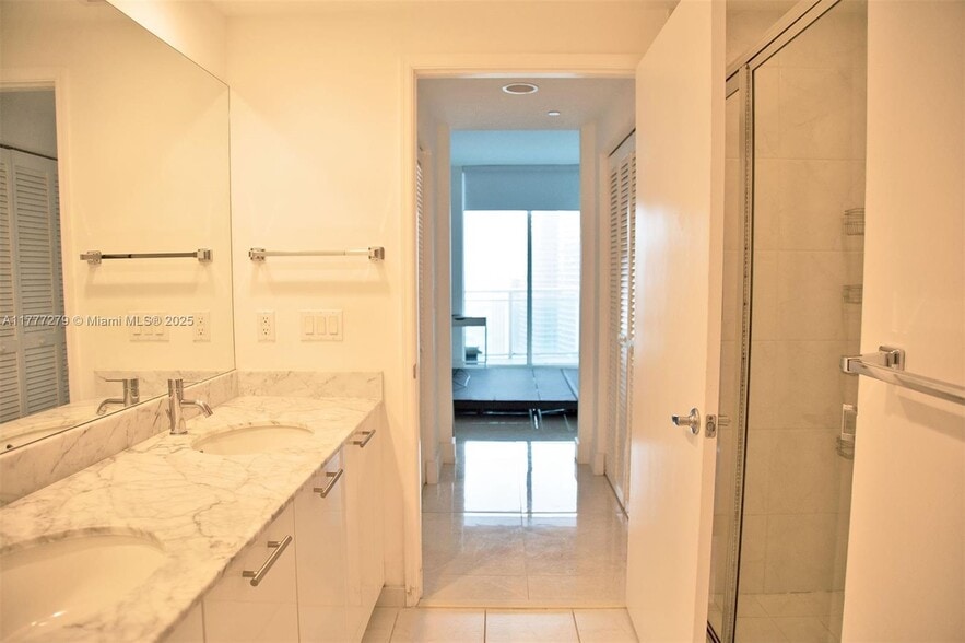 Building Photo - 951 Brickell Ave