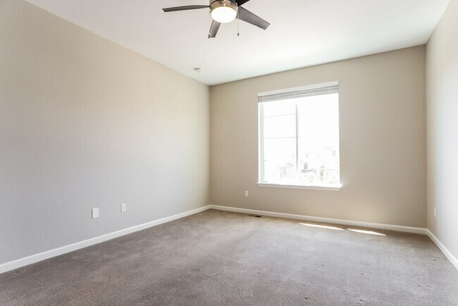 Building Photo - 3305 Riverwood Way