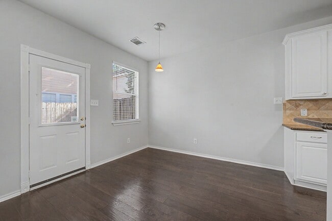 Building Photo - 43 S Camellia Grove Cir