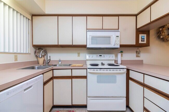 Building Photo - 110 Ocean Hibiscus Dr