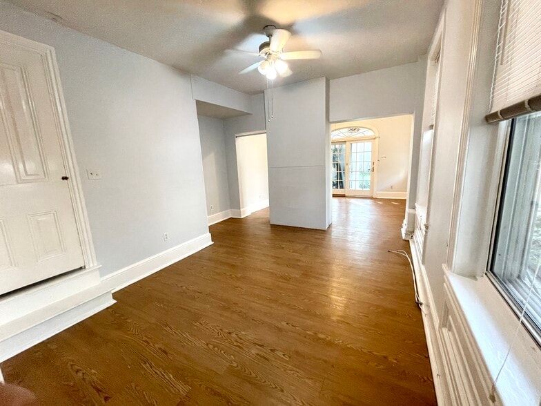 Building Photo - 1015 DeKalb St