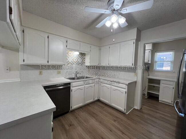 Building Photo - 7808 Mallard Ln