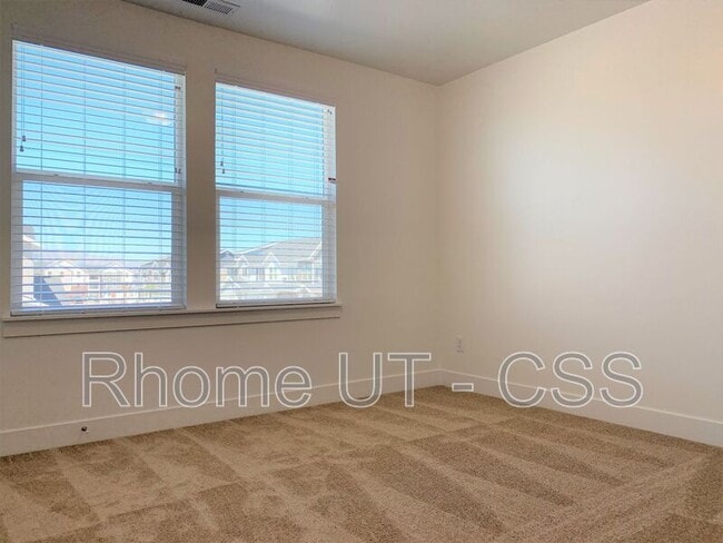 Building Photo - 552 N 260 W