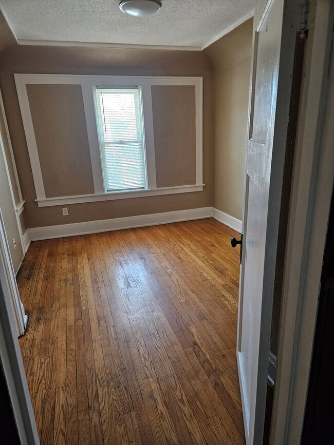 Building Photo - (DNT)3420NVelRPhillipsM