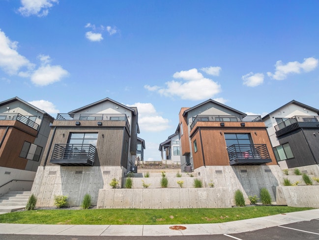 Building Photo - 7217 N 5 Mile Rd