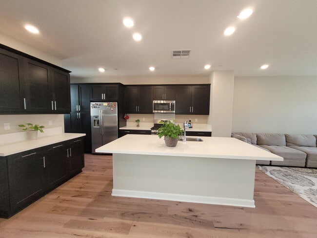Building Photo - 16755 Coyote Bush Dr