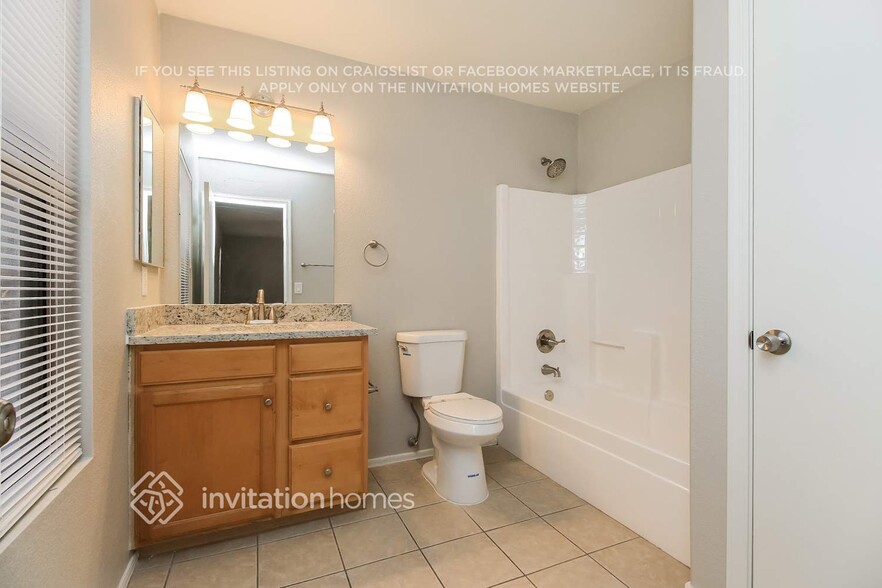 Building Photo - 1042 S San Vincente Ct