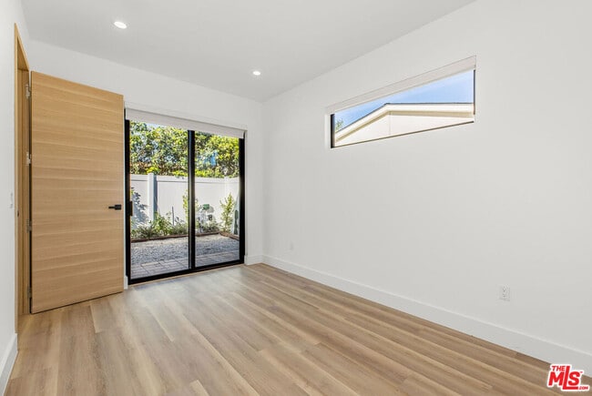 Building Photo - 19535 Strathern St