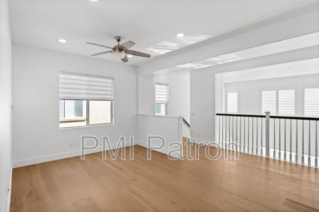 Building Photo - 356 W Weeping Willow Ave