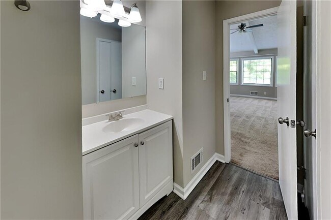Building Photo - 1627 Eric Cir