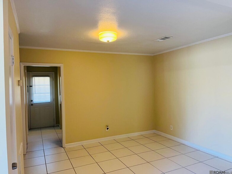 Building Photo - 308 Alexander Dr