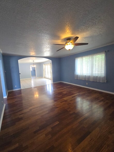 Building Photo - 204 Stratus Rd