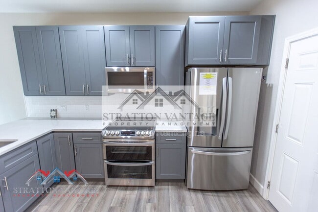 Building Photo - 1406 W Main St